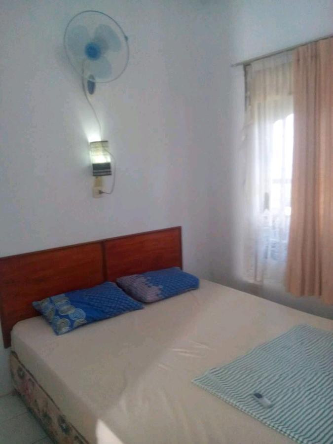 Hotel Gbs Malingping Buitenkant foto